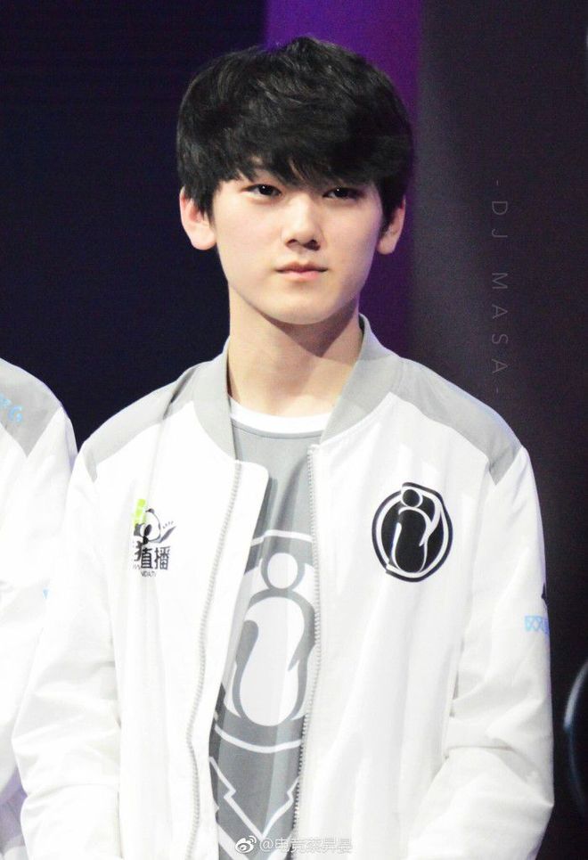 【前瞻】2025LPL春季赛 V5 vs TES，令人生畏的银河战舰回来了？