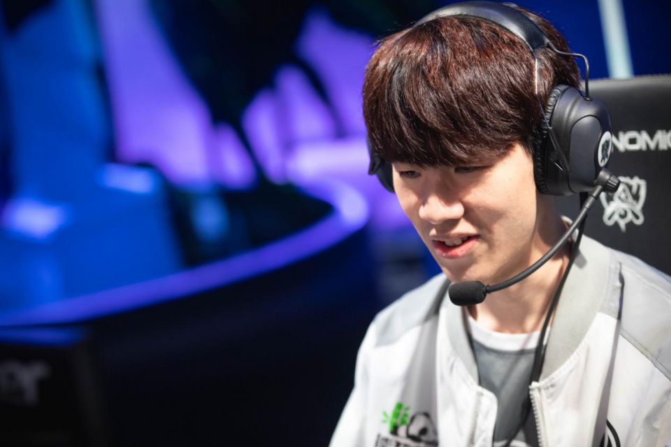 GALA 状态！Giggs 投中三分球， Meiko 带领团队冲向 Invictus Gaming 首先获得比赛点